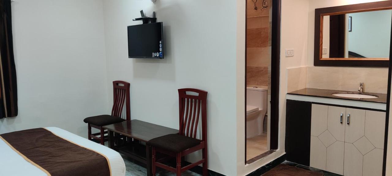 Rmc Travellers Inn เชนไน ภายนอก รูปภาพ