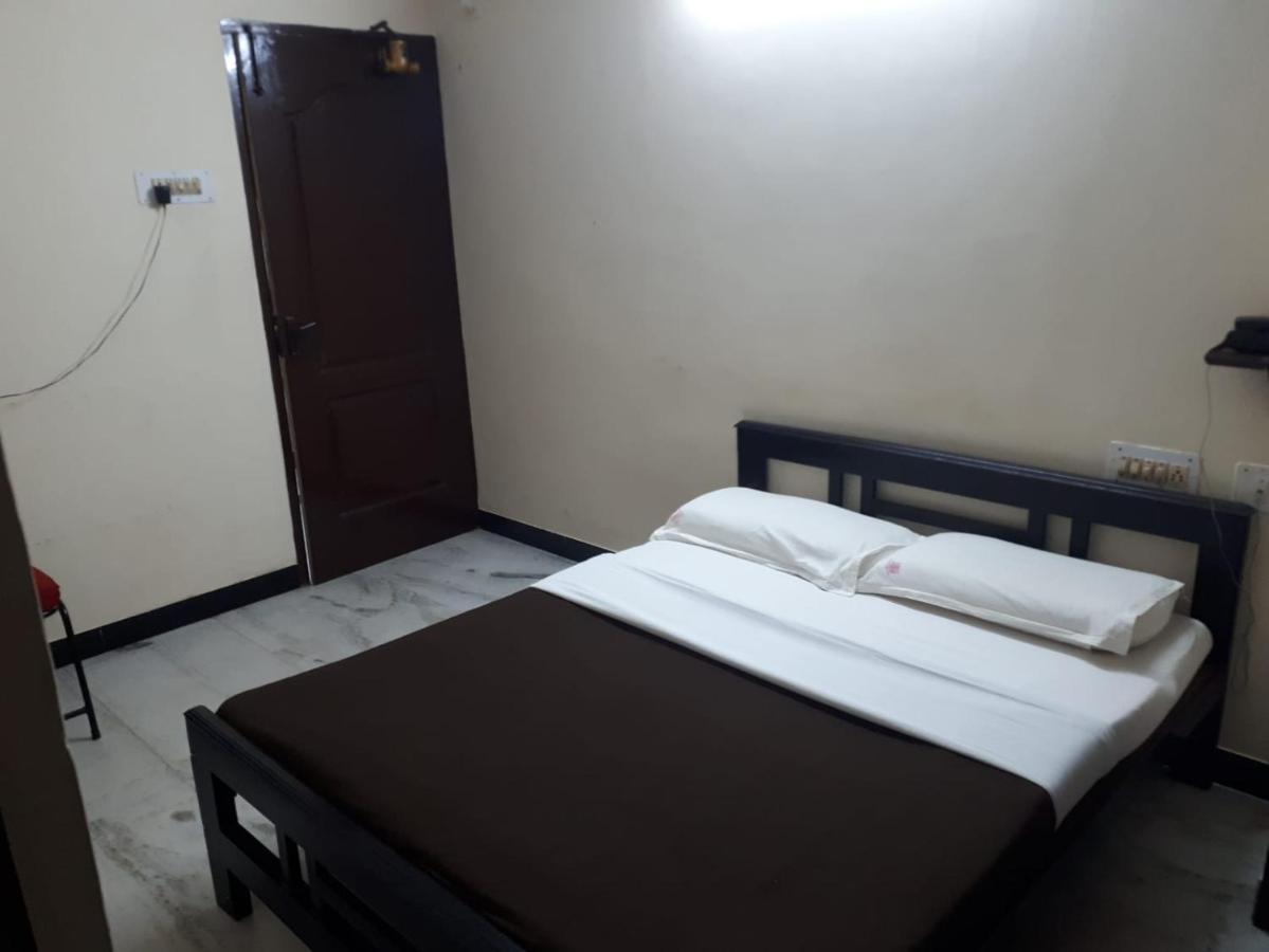 Rmc Travellers Inn เชนไน ภายนอก รูปภาพ